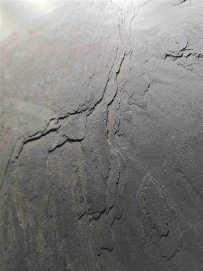 Panel batu tembus pandang